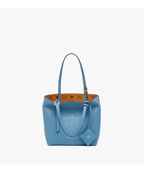MCM（エムシーエム）の「Himmel ショッパーバッグ - エンボスロゴレザー（ショルダーバッグ・メンズ・ブラウン/ブラック/ブルー・ONE SIZE）」の3枚目の写真