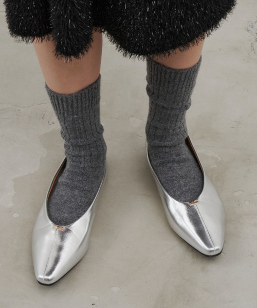 Aunt Marie's（アントマリーズ）の「メタルポイントフラットパンプス（パンプス・レディース・シルバー/アイボリー/ブラック・S/M/L）」の8枚目の写真