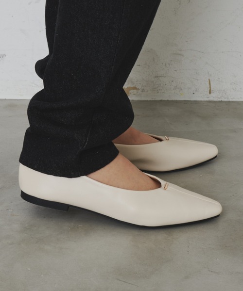 Aunt Marie's（アントマリーズ）の「メタルポイントフラットパンプス（パンプス・レディース・シルバー/アイボリー/ブラック・S/M/L）」の5枚目の写真