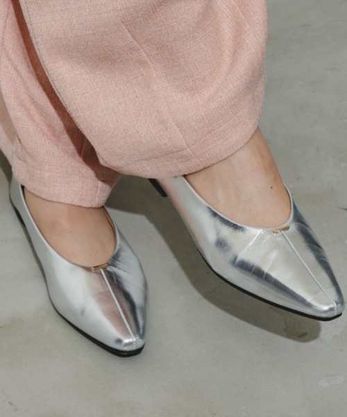 Aunt Marie's（アントマリーズ）の「メタルポイントフラットパンプス（パンプス・レディース・シルバー/アイボリー/ブラック・S/M/L）」の17枚目の写真