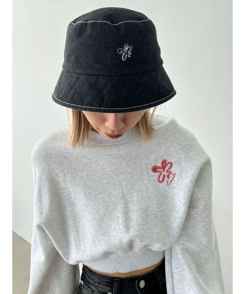 EMODA（エモダ）の「EMフラワーショートスウェット（スウェット・レディース・グレー/ブラック/ブルー・FREE）」の15枚目の写真