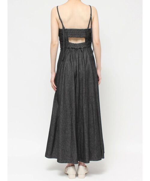 dazzlin(ダズリン)の「バックオープンデニムキャミワンピース(ワンピース・レディース・その他1/インディゴブルー/ブラック・SMALL/MEDIUM)」の8枚目の写真