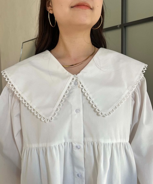 prose verse(プロズヴェール)の「BIGえりレーストリミングペプラムブラウス(シャツ/ブラウス・レディース・オフホワイト/ブラック・LARGE/MEDIUM)」の4枚目の写真