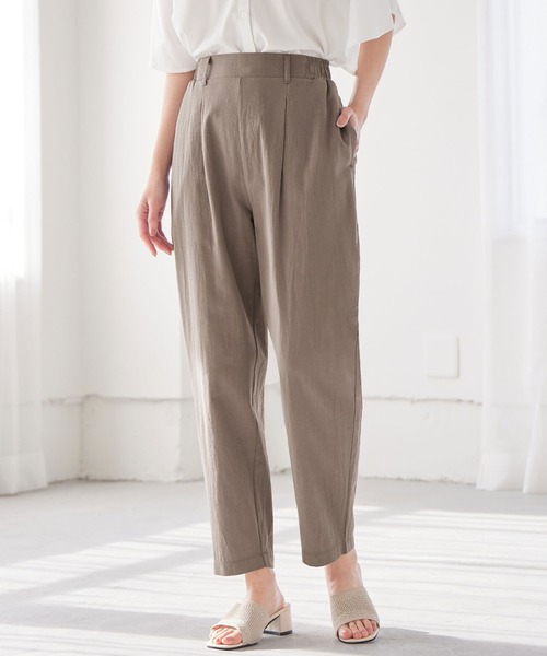 Viola e Viola(ヴィオラエヴィオラ)の「綿100%美脚テーパードパンツ(その他パンツ・レディース・モカ/ネイビー/カーキ/ブラック・LL/3L/M/L)」の3枚目の写真
