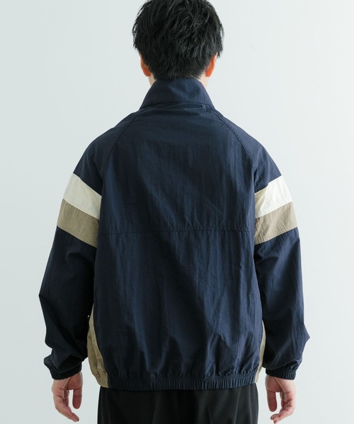 ITEMS URBANRESEARCH(アイテムズ アーバンリサーチ)の「配色キリカエ ナイロン トラックジャケット(ブルゾン・メンズ・ブラック/ネイビー・MEDIUM/LARGE)」の19枚目の写真