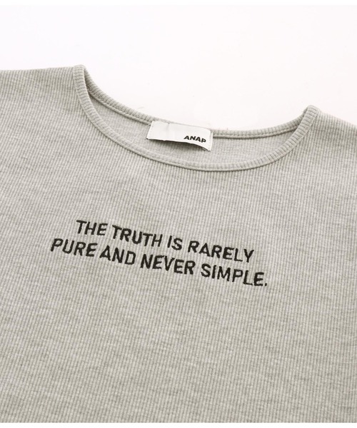 ANAP(アナップ)の「テレコリブテキスト刺繍タイトTシャツ(Tシャツ/カットソー・レディース・ブラック/グレー/ホワイト・FREE)」の5枚目の写真