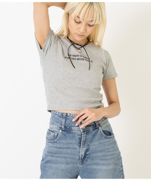 セール】テレコリブテキスト刺繍タイトTシャツ（Tシャツ