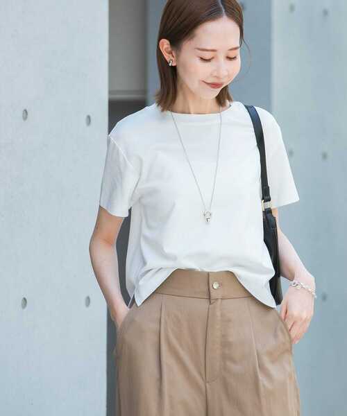 URBAN RESEARCH ROSSO WOMEN(アーバンリサーチ ロッソ)の「サイドスリットショートTシャツ(Tシャツ/カットソー・レディース・オフホワイト/ピンク/グリーン系その他・FREE)」の4枚目の写真