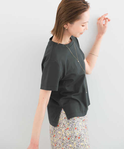 URBAN RESEARCH ROSSO WOMEN(アーバンリサーチ ロッソ)の「サイドスリットショートTシャツ(Tシャツ/カットソー・レディース・オフホワイト/ピンク/グリーン系その他・FREE)」の13枚目の写真