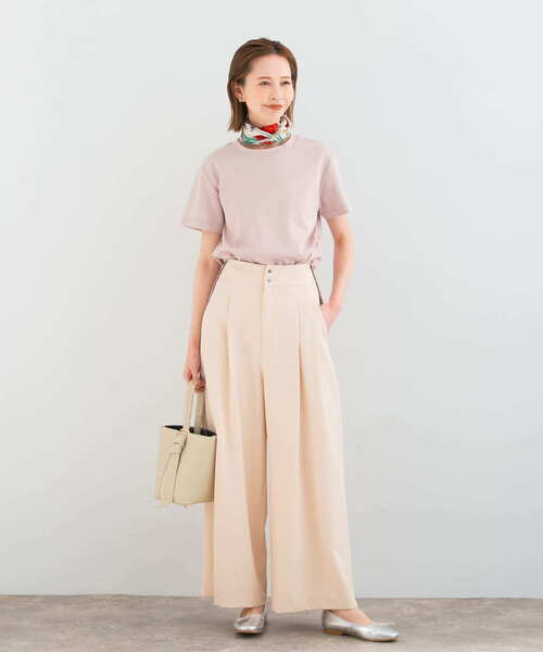 URBAN RESEARCH ROSSO WOMEN(アーバンリサーチ ロッソ)の「サイドスリットショートTシャツ(Tシャツ/カットソー・レディース・オフホワイト/ピンク/グリーン系その他・FREE)」の21枚目の写真