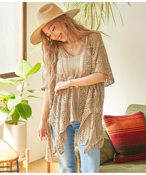 anap mimpi（アナップミンピ）の「クロシェ編み Vネック ポンチョ チュニック（Tシャツ/カットソー・レディース・オフホワイト/ベージュ・FREE）」の9枚目の写真