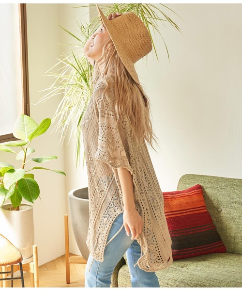 anap mimpi（アナップミンピ）の「クロシェ編み Vネック ポンチョ チュニック（Tシャツ/カットソー・レディース・オフホワイト/ベージュ・FREE）」の11枚目の写真