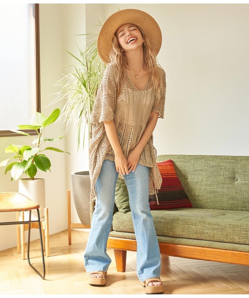 anap mimpi（アナップミンピ）の「クロシェ編み Vネック ポンチョ チュニック（Tシャツ/カットソー・レディース・オフホワイト/ベージュ・FREE）」の22枚目の写真