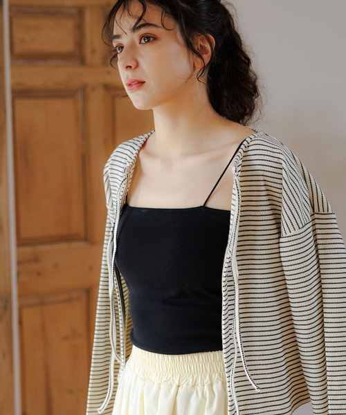 LAKOLE（ラコレ）の「ブラトップカップキャミ / 106664（キャミソール・レディース・ブラック/ライトベージュ/ブラウン系その他/オフホワイト・SMALL/MEDIUM）」の3枚目の写真