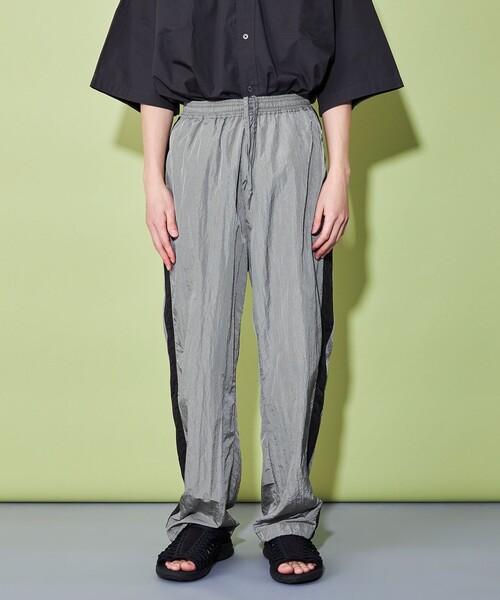 CITEN（シテン）の「＜CITEN＞エアリーナイロントラックパンツ（その他パンツ・メンズ・ブラック/グレー・S/M/L）」の7枚目の写真