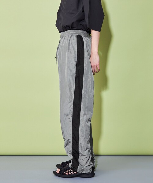 CITEN（シテン）の「＜CITEN＞エアリーナイロントラックパンツ（その他パンツ・メンズ・ブラック/グレー・S/M/L）」の8枚目の写真