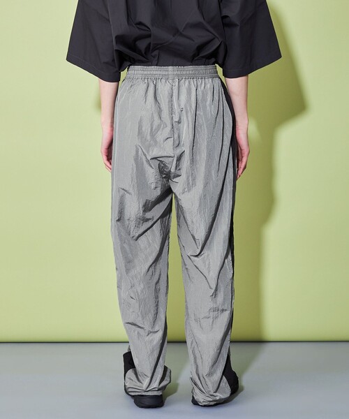 CITEN（シテン）の「＜CITEN＞エアリーナイロントラックパンツ（その他パンツ・メンズ・ブラック/グレー・S/M/L）」の9枚目の写真