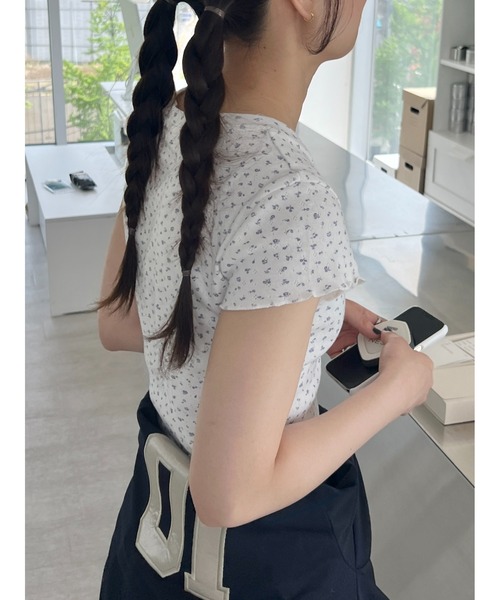 GIUNON（ジウノン）の「flower t-shirts / 小花柄Tシャツ（Tシャツ/カットソー・レディース・ホワイト/グレー・FREE）」の21枚目の写真