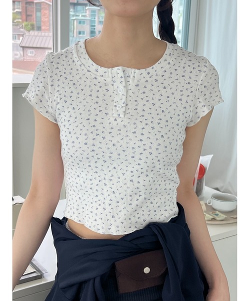 GIUNON（ジウノン）の「flower t-shirts / 小花柄Tシャツ（Tシャツ/カットソー・レディース・ホワイト/グレー・FREE）」の20枚目の写真