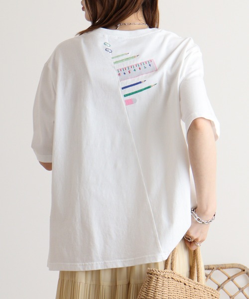 Emago(イマゴ)の「EMAGO 文房具刺繍T(Tシャツ/カットソー・レディース・ホワイト×ピンク/ホワイト/ネイビー・FREE)」の11枚目の写真