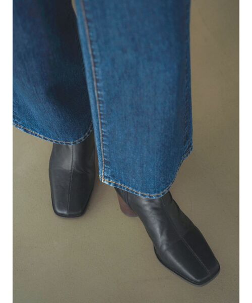 Ungrid（アングリッド）の「スクエアトゥミドル丈ブーツ（ブーツ・レディース・ブラウン/ブラック・L/M/S）」の2枚目の写真