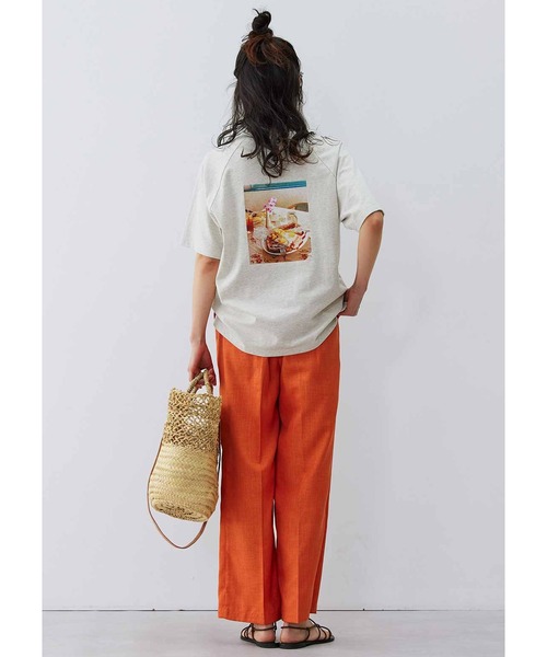 Live in comfort（リブインコンフォート）の「リブ　イン　コンフォート　今すぐ飛んでいきたくなっちゃう！プランナーの愛がこもったＯＫＩＮＡＷＡショップＴシャツ（Tシャツ/カットソー・レディース・ベージュ系その他/ホワイト系その他/ネイビー・4/2/3/8/6/7/5）」の12枚目の写真