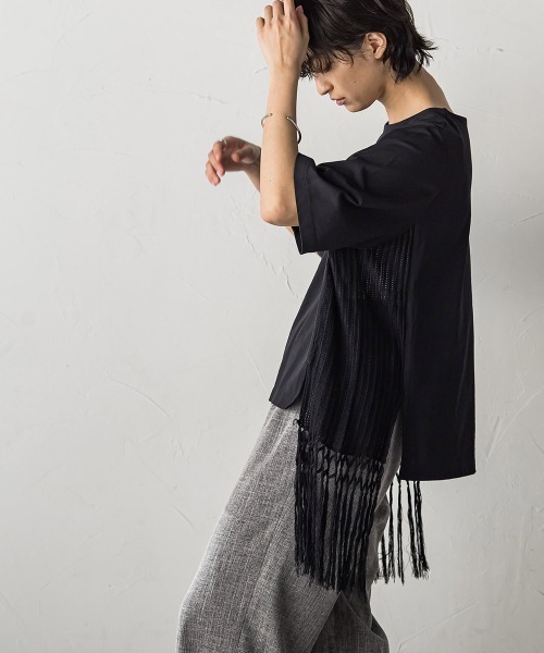 MAYSON GREY(メイソングレイ)の「サイドニットドッキングTシャツ≪手洗い可能≫(Tシャツ/カットソー・レディース・オフホワイト/ブラック・M)」の2枚目の写真