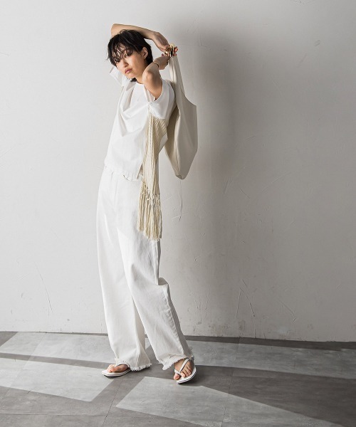 MAYSON GREY(メイソングレイ)の「サイドニットドッキングTシャツ≪手洗い可能≫(Tシャツ/カットソー・レディース・オフホワイト/ブラック・M)」の7枚目の写真