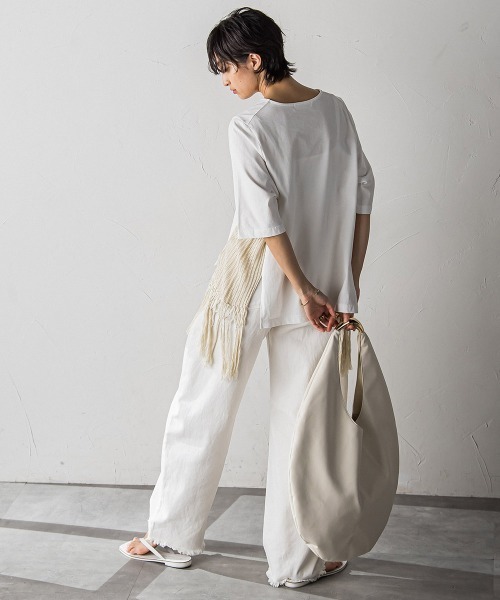 MAYSON GREY(メイソングレイ)の「サイドニットドッキングTシャツ≪手洗い可能≫(Tシャツ/カットソー・レディース・オフホワイト/ブラック・M)」の8枚目の写真