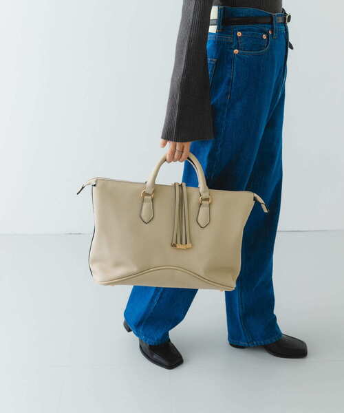 RODE SKO（ロデスコ）の「メタルストラップボストンバッグ（ボストンバッグ・レディース・ブラック/アイボリー/モカ・ONE）」の13枚目の写真