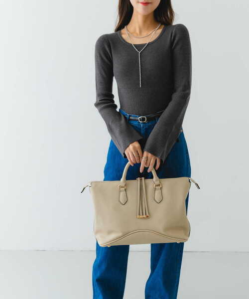 RODE SKO（ロデスコ）の「メタルストラップボストンバッグ（ボストンバッグ・レディース・ブラック/アイボリー/モカ・ONE）」の14枚目の写真