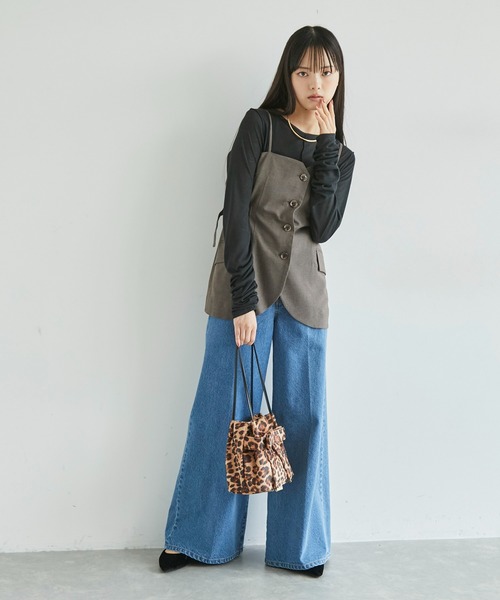 VIS（ビス）の「【洗える】シャーリングスリーブシアーロングTシャツ（Tシャツ/カットソー・レディース・サックスブルー/ブラック/オフホワイト・FREE）」の8枚目の写真