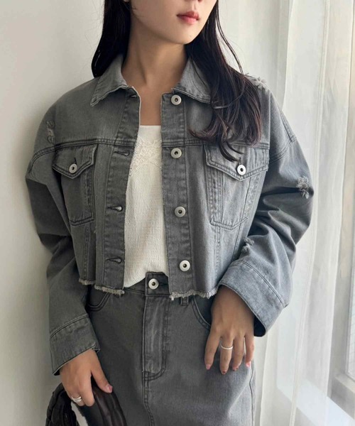 one after another NICE CLAUP（ワンアフターアナザーナイスクラップ）の「カットオフデニムジャケット（デニムジャケット・レディース・ライトブルー/ブラック/ブルー・FREE）」の9枚目の写真