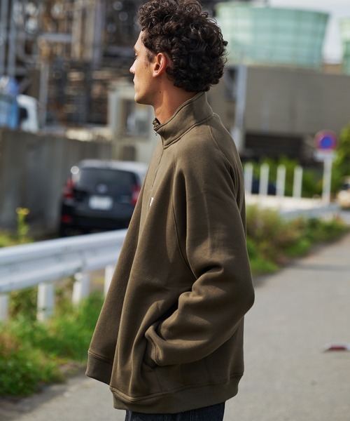 FIRST DOWN(ファーストダウン)の「ロゴ ハーフジップスウェット(スウェット・メンズ・ブラック/杢グレー/オリーブ・M/L/XL)」の14枚目の写真