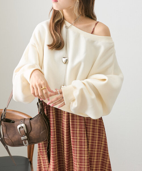 w closet(ダブルクローゼット)の「ワンショル裏起毛スウエット(Tシャツ/カットソー・レディース・アイボリー/グレー/ベージュ・FREE)」の6枚目の写真