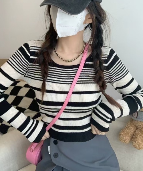 AsheKsha(アシクシャ)の「ストライブショート丈トップス(Tシャツ/カットソー・レディース・ブラック系/グリーン/ライトグレー・F)」の1枚目の写真