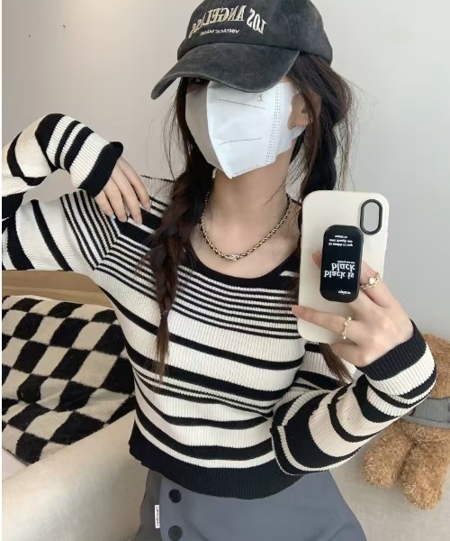AsheKsha(アシクシャ)の「ストライブショート丈トップス(Tシャツ/カットソー・レディース・ブラック系/グリーン/ライトグレー・F)」の8枚目の写真