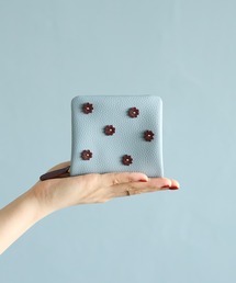 HASHIBAMI（ハシバミ）の「【HASHIBAMI】スモールフラワー ハーフウォレット（財布）」