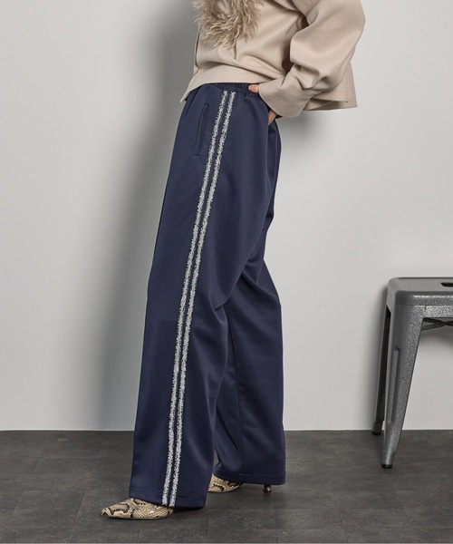 THE YOn(ザヨン)の「グリッターサイドライントラックパンツ(その他パンツ・レディース・ネイビー/グリーン/ボルドー・FREE)」の18枚目の写真