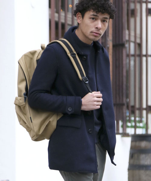 Denime(ドゥニーム)の「カルゼステンカラーコート(ステンカラーコート・メンズ・グレー/キャメル/ネイビー・MEDIUM/SMALL/LARGE)」の2枚目の写真