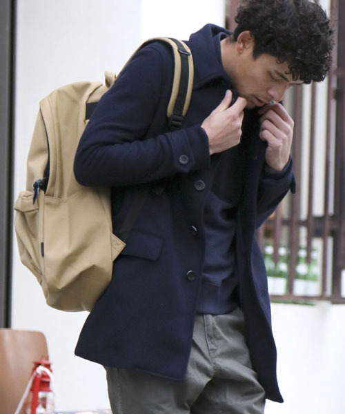 Denime(ドゥニーム)の「カルゼステンカラーコート(ステンカラーコート・メンズ・グレー/キャメル/ネイビー・MEDIUM/SMALL/LARGE)」の16枚目の写真