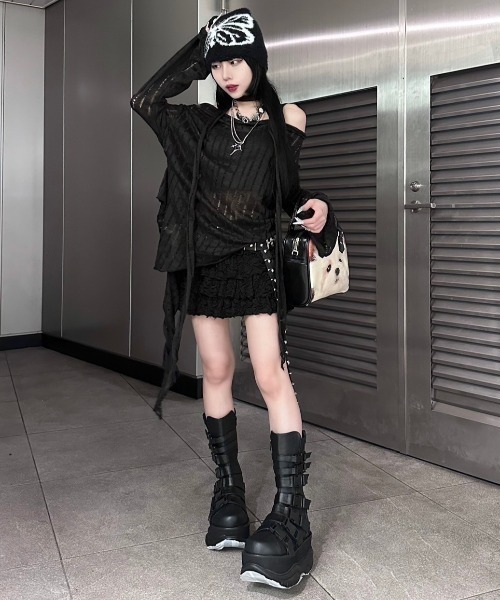 XU（エックスユー）の「ストリートファッション XU エックスユー mohair beanie butterfly beanie モヘアビーニー バタフライニット帽 ニットキャップ ロゴビーニー 韓国ファッション 韓国ストリート Y2K（ニットキャップ/ビーニー・メンズ・ブラック・ONE SIZE）」の2枚目の写真