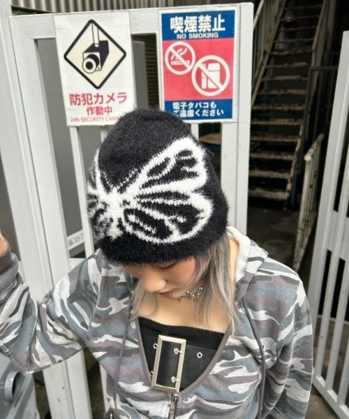 XU（エックスユー）の「ストリートファッション XU エックスユー mohair beanie butterfly beanie モヘアビーニー バタフライニット帽 ニットキャップ ロゴビーニー 韓国ファッション 韓国ストリート Y2K（ニットキャップ/ビーニー・メンズ・ブラック・ONE SIZE）」の13枚目の写真