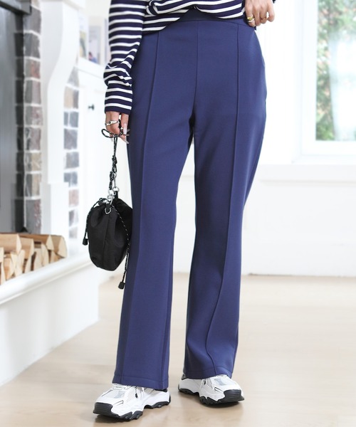 by LEGNA（バイレグナ）の「低身長さん～高身長さんまで 着丈が選べる ピンタック入り セミフレア美脚パンツ（その他パンツ・レディース・ダークブラウン/バーガンディー/ダークブルー/ブラック/アイボリー/グレイッシュベージュ/ブルーグリーン・M-Regular/L-Regular/M-Long/L-Long）」の5枚目の写真