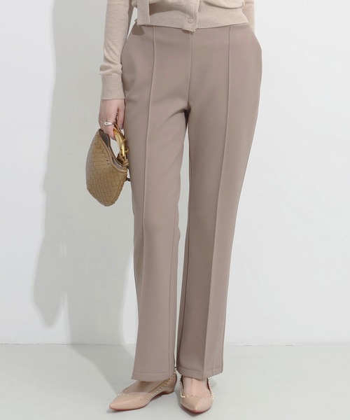 by LEGNA（バイレグナ）の「低身長さん～高身長さんまで 着丈が選べる ピンタック入り セミフレア美脚パンツ（その他パンツ・レディース・ダークブラウン/バーガンディー/ダークブルー/ブラック/アイボリー/グレイッシュベージュ/ブルーグリーン・M-Regular/L-Regular/M-Long/L-Long）」の4枚目の写真