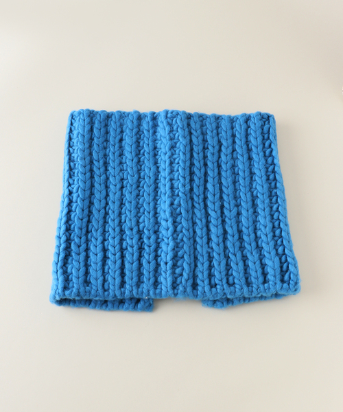 SLOBE IENA（スローブイエナ）の「ハンドニット スヌード【ドライクリーニング】（ネックウォーマー/スヌード・レディース・ライトグレー/ブルー・FREE）」の2枚目の写真