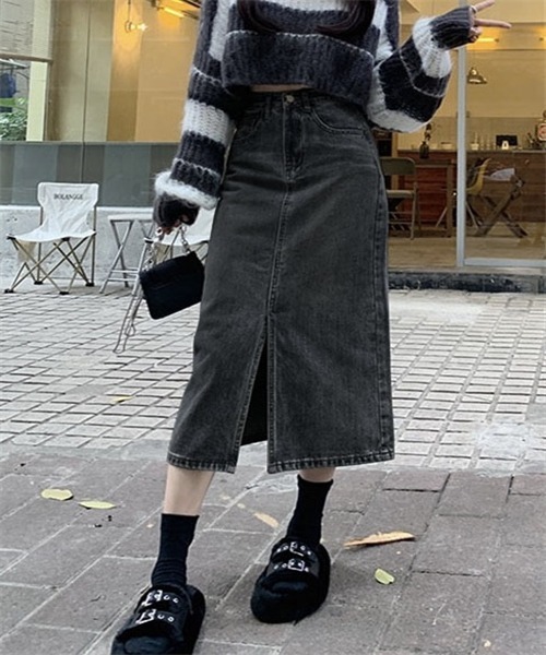 FREE STYLISTS(フリー スタイリスト)の「フロントスリットデニムロングスカート(デニムスカート・レディース・ブラック/ネイビー/ダークグレー/サックスブルー・L/XL/XS/M/S/2XL)」の17枚目の写真