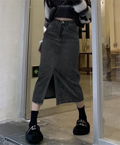 FREE STYLISTS(フリー スタイリスト)の「フロントスリットデニムロングスカート(デニムスカート・レディース・ブラック/ネイビー/ダークグレー/サックスブルー・L/XL/XS/M/S/2XL)」の16枚目の写真