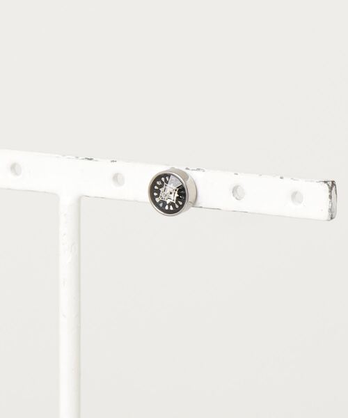 ANCHOR(アンカー)の「カットグラス ピアス メイソン 8mm(ピアス(片耳用)・メンズ・シルバー・FREE)」の6枚目の写真