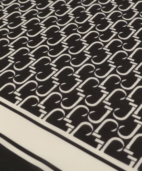 JEANASIS（ジーナシス）の「レトロガラスカーフ/290639（バンダナ/スカーフ・レディース・ブラック系その他/ブラック・FREE）」の7枚目の写真